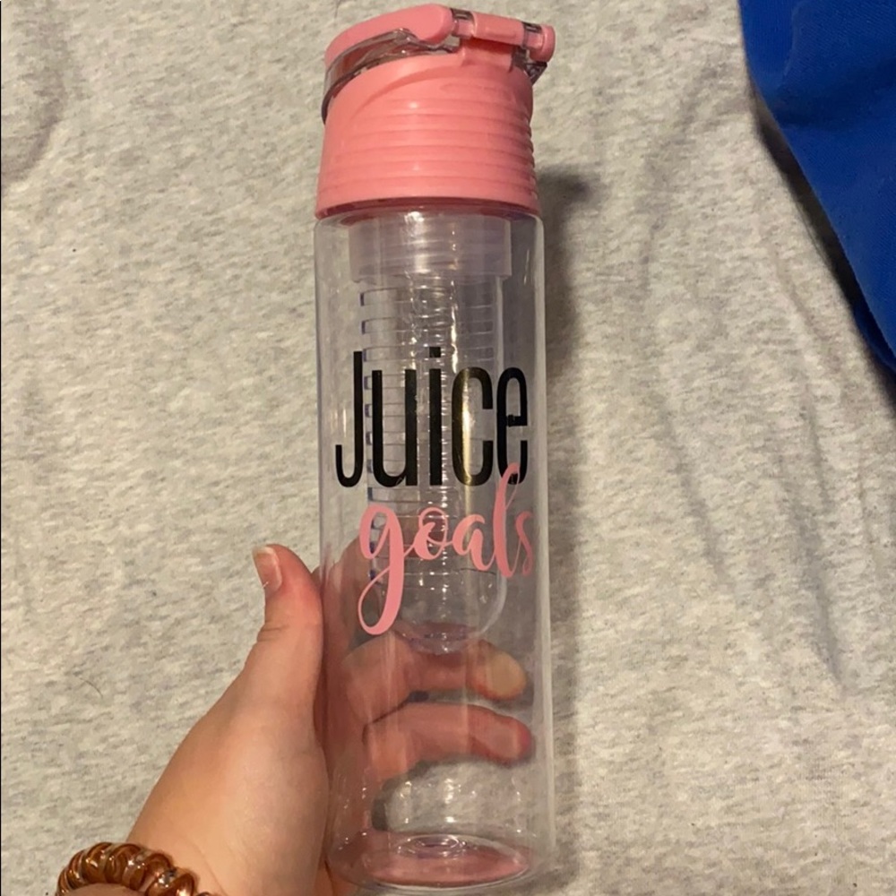 ✨FRUIT DIFFUSING WATER BOTTLE✨
